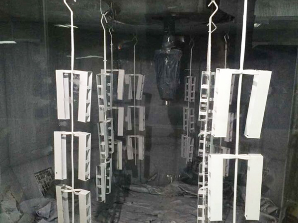 五金工件水油通用靜電噴涂機